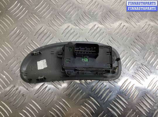 купить Блок управления стеклоподъемниками на Chrysler Voyager Voyager IV (RG) 2001-2008