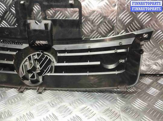 купить Решетка радиатора на Volkswagen Polo Polo IV (9N) 2001-2005