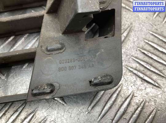 купить Заглушка (решетка) в бампер передний на Audi A4 A4 B5 (8D) 1994-1999