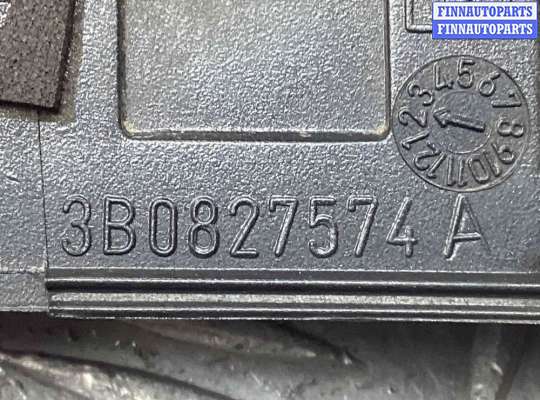 купить Накладка подсветки номера на Volkswagen Passat Passat B5 (3B) 1996-2000