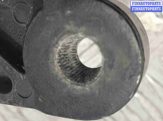 купить Щеткодержатель (поводок стеклоочистителя, дворник) на Volkswagen Golf Plus Golf+ V (5M) 2005-2014