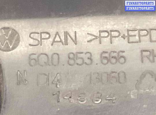 Решетка (заглушка) бампера на Volkswagen Polo Mk4 (6Q/9N3)