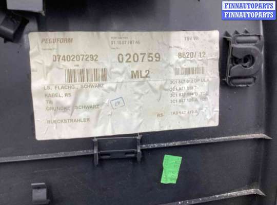купить Обшивка двери передней правой (дверная карта) на Volkswagen Passat Passat B6 (3C) 2005-2010