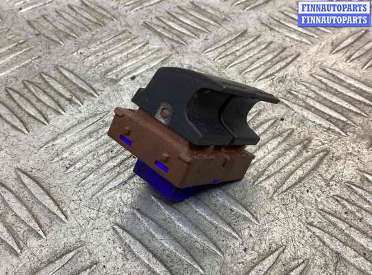 купить Кнопка открытия багажника на Volkswagen Passat Passat B6 (3C) 2005-2010
