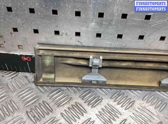 купить Молдинг двери передней левой на Audi A6 A6 C4 (4A) 1994-1997