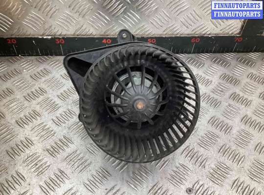 Мотор отопителя на Renault Scenic I