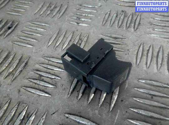 купить Кнопка открытия багажника на Volkswagen Passat Passat B5+ (3B) 2000-2005 рестайлинг