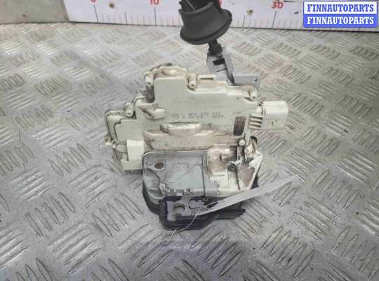 Замок боковой двери на Audi A6 (C6)