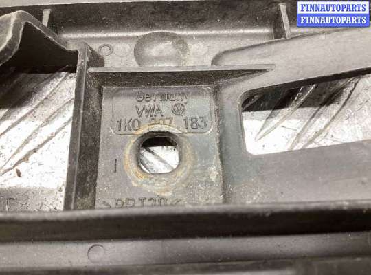 Кронштейн бампера на Volkswagen Golf V (1K)