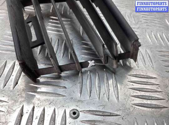 купить Заглушка (решетка) в бампер передний на Volkswagen Passat Passat B5 (3B) 1996-2000