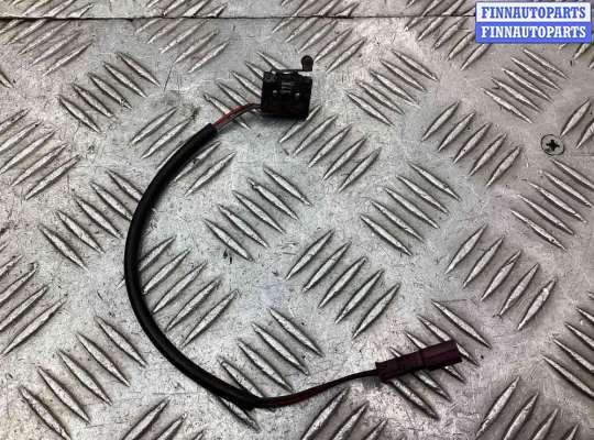 Кнопка открытия багажника BM3351143 на BMW 5-Series 5-Series (E60/61) 2003-2007