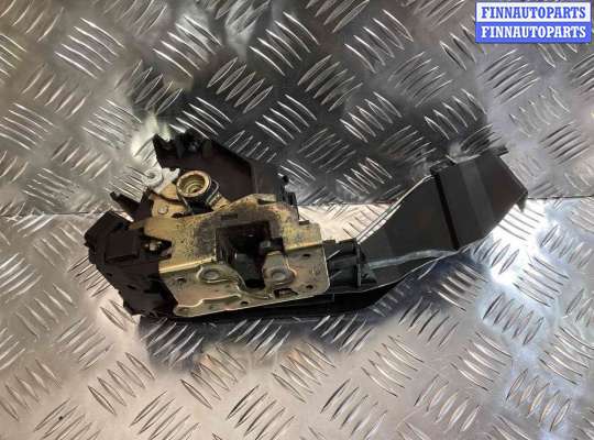 Замок боковой двери на Ford Focus I
