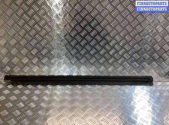 купить Молдинг двери передней правой на Audi 100 100 C3 1982-1991