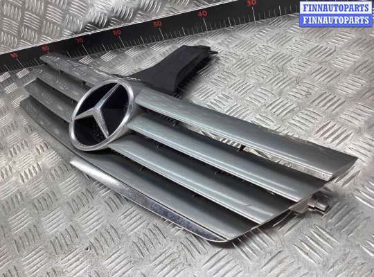купить Решетка радиатора на Mercedes C C (W203) 2000-2004