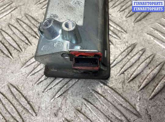 купить Кнопка открытия багажника на Volkswagen Golf Golf IV (1J) 1997-2004