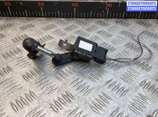 Датчик положения кузова RN1579636 на Renault Megane Megane II 2002-2006