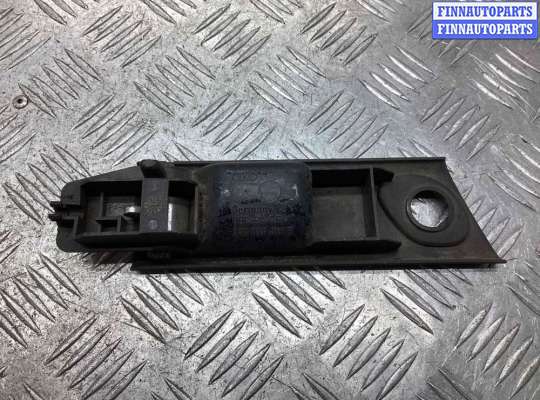 купить Ручка внутренняя задняя левая на Audi 100 100 C4 (4A) 1990-1995