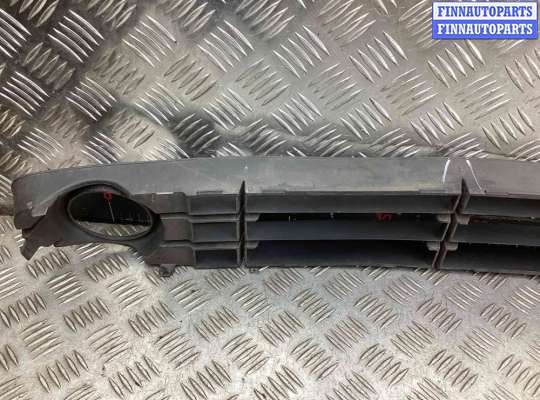 купить Заглушка (решетка) в бампер передний на Renault Scenic Scenic II (JM) 2003-2006