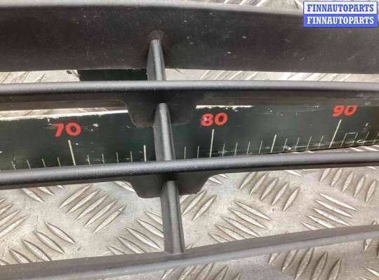 купить Заглушка (решетка) в бампер передний на Renault Scenic Scenic II (JM) 2003-2006