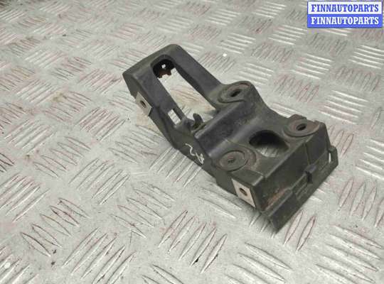 купить Кронштейн крепления крыла переднего левого на Audi A4 A4 B6 (8EC, 8E5) 2000-2004