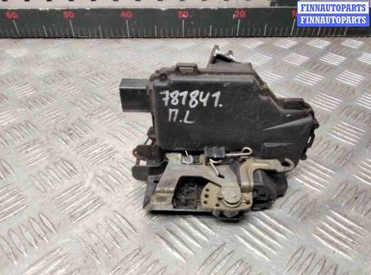 Замок боковой двери