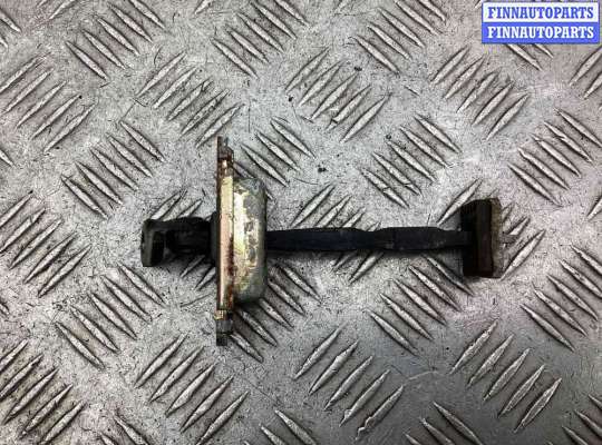 Ограничитель двери на Hyundai Terracan