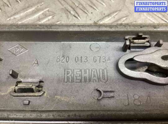 купить Молдинг двери передней правой на Renault Scenic II (JM) 2006-2009 рестайлинг