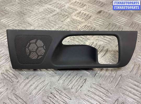 купить Накладка на ручку двери на Toyota Avensis II (T250) 2003-2008