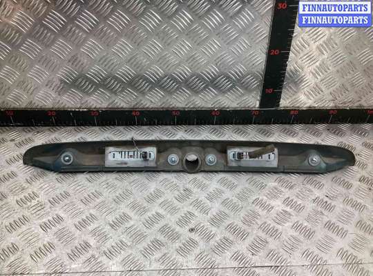 Планка подсветки номера на Opel Zafira A