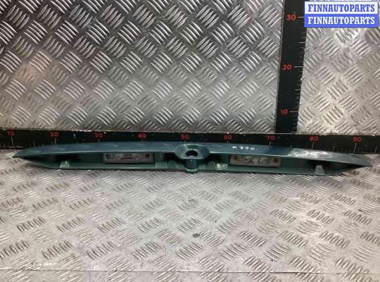 Планка подсветки номера на Opel Zafira A