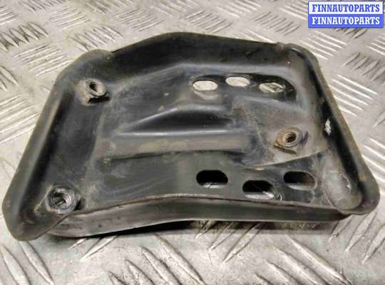 купить Кронштейн крепления бампера переднего на Audi 100 100 C3 1982-1991