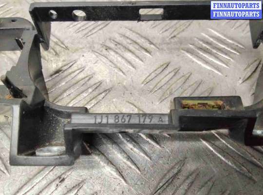 Ручка двери внутренняя на Volkswagen Golf IV (1J)