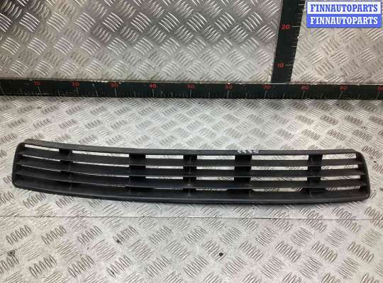 купить Заглушка (решетка) в бампер передний на Audi A4 A4 B5 (8D) 1994-1999