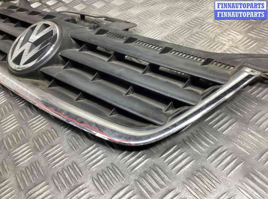 купить Решетка радиатора на Volkswagen Touran I (1T) 2003-2006