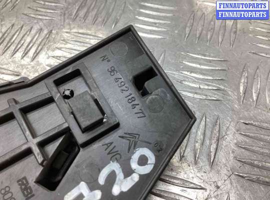 купить Ручка внутренняя передняя левая на Citroen C5 C5 I 2001-2004