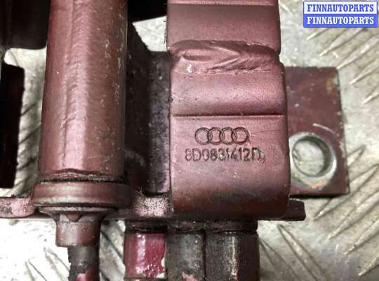 купить Петля двери передней правой на Audi A4 B5 (8D) 1994-2001