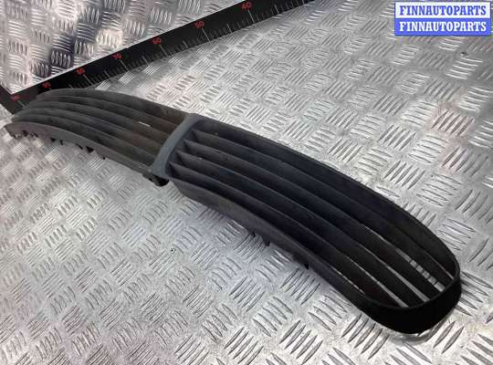 купить Заглушка (решетка) в бампер передний на Volkswagen Passat Passat B5 (3B) 1996-2000