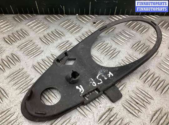 купить Рамка фары противотуманной правой на Mercedes C C (W203) 2000-2004