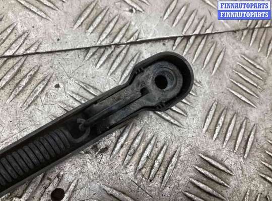 Поводок дворника на Mercedes-Benz E (W210)