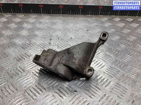 Кронштейн прочее на Audi 80 (B4)