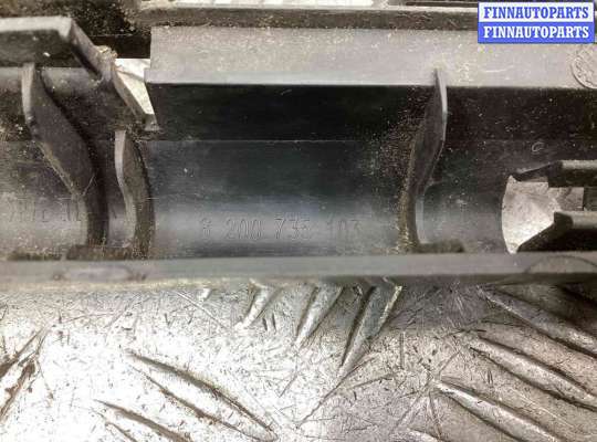 купить Заглушка (решетка) в бампер передний на Dacia Sandero Sandero I (B90) 2008-2012