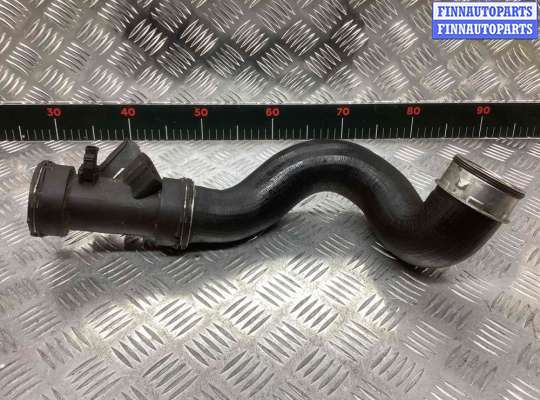 Патрубок интеркулера MB1269450 на Mercedes C C (W203) 2000-2004