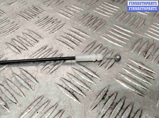 Трос двери на Toyota Yaris P9