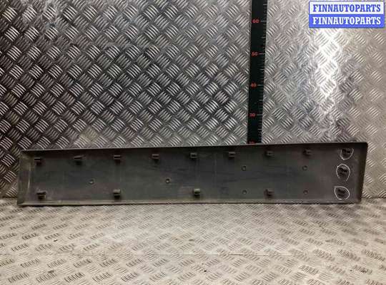 Накладка наружная на Renault Trafic II