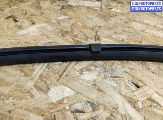 купить Уплотнитель двери передней левой на Nissan Primera Primera II (P11) 1996-2002