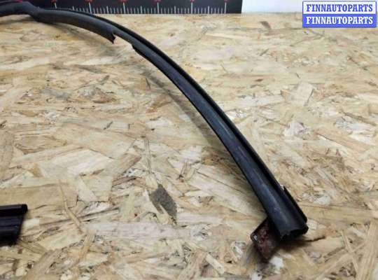 купить Уплотнитель двери передней левой на Nissan Primera Primera II (P11) 1996-2002