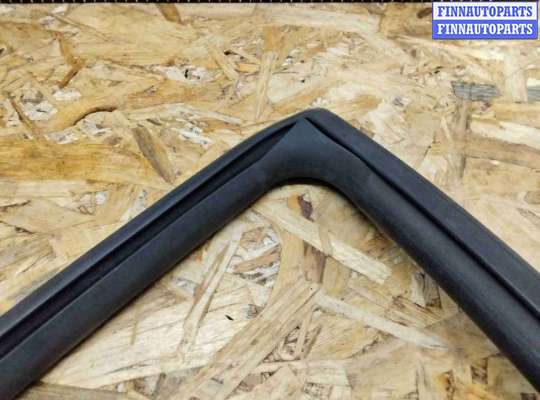 купить Уплотнитель двери передней левой на Nissan Primera Primera II (P11) 1996-2002