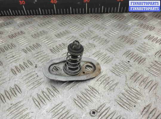 Замок капота на BMW 5 (E39)