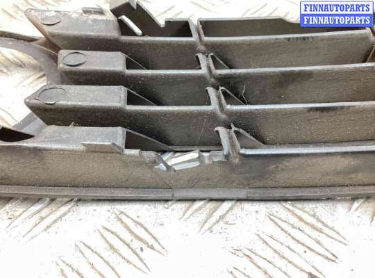 купить Заглушка (решетка) в бампер передний на Audi A4 B6 (8EC, 8E5) 2000-2006