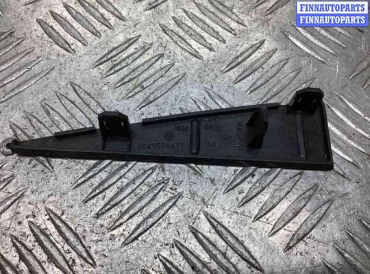 купить Накладка декоративная центральной консоли на Citroen C4 C4 (LA/LC) 2004-2010